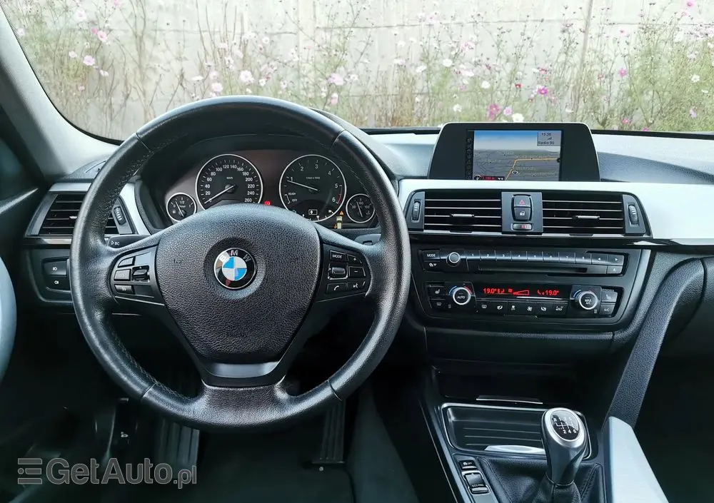 BMW Seria 3 320d Touring xDrive