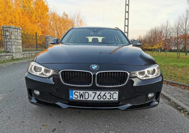 BMW Seria 3 320d Touring xDrive