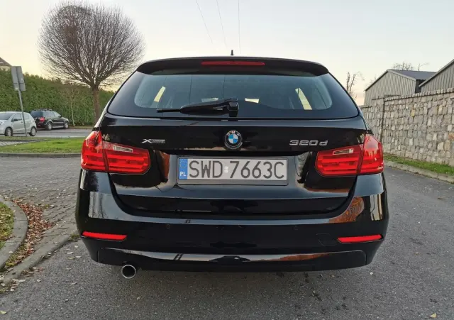 BMW Seria 3 320d Touring xDrive