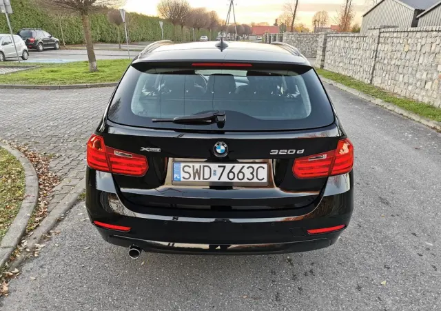 BMW Seria 3 320d Touring xDrive