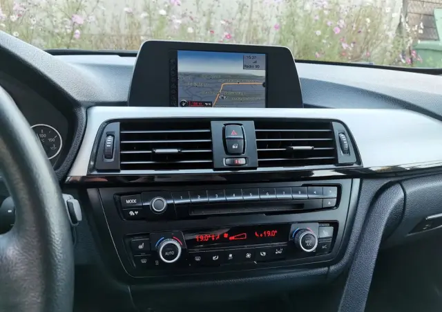 BMW Seria 3 320d Touring xDrive