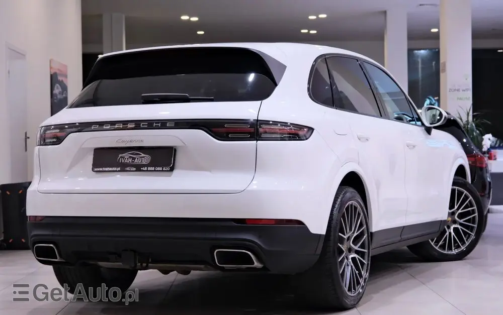 PORSCHE Cayenne Platinum Edition