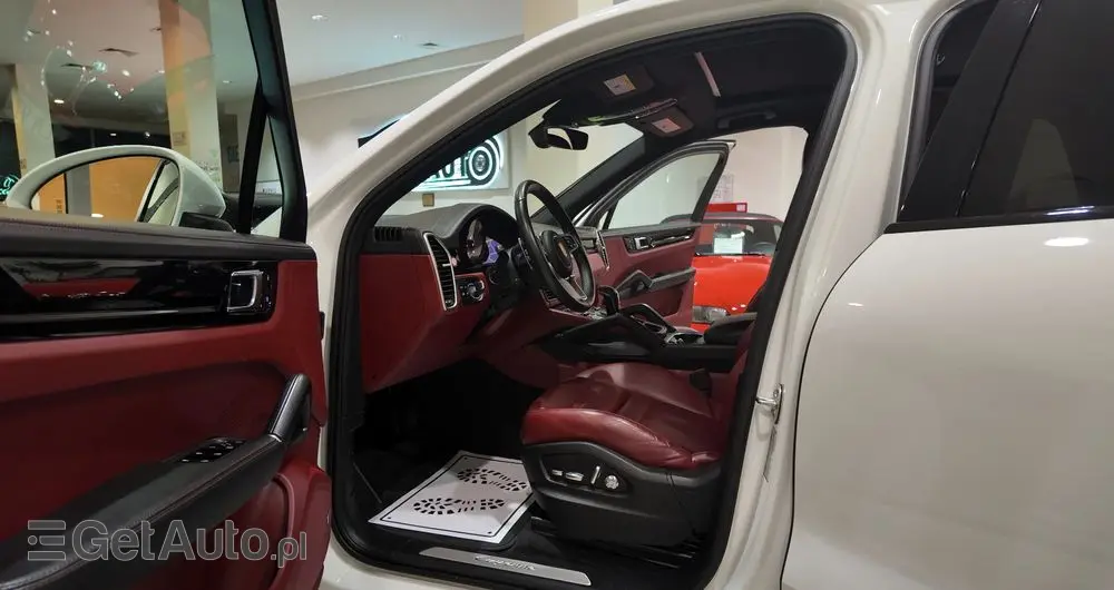 PORSCHE Cayenne Platinum Edition