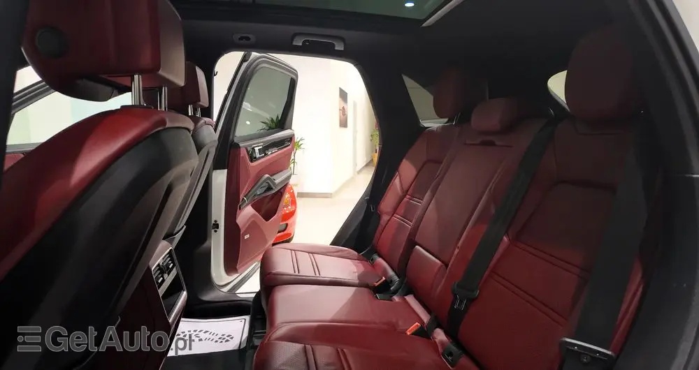 PORSCHE Cayenne Platinum Edition