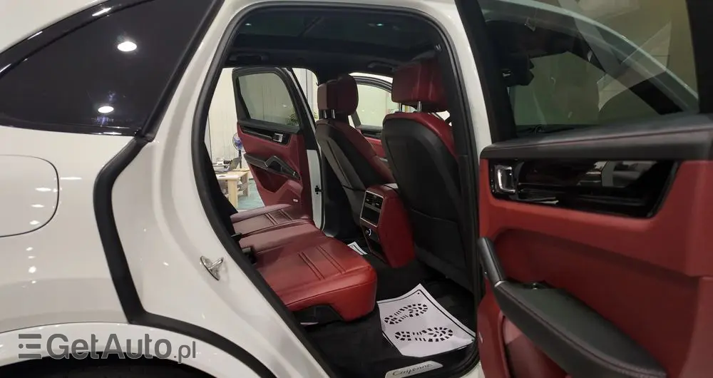 PORSCHE Cayenne Platinum Edition