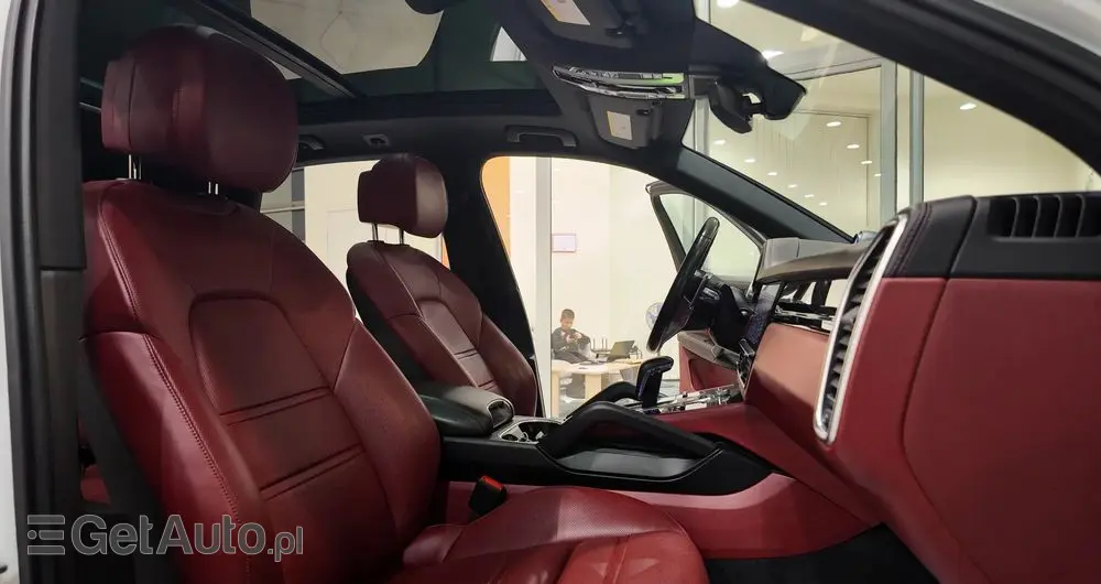 PORSCHE Cayenne Platinum Edition