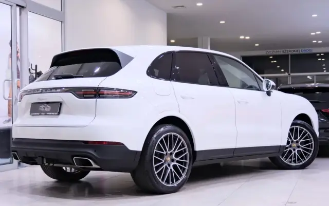 PORSCHE Cayenne Platinum Edition