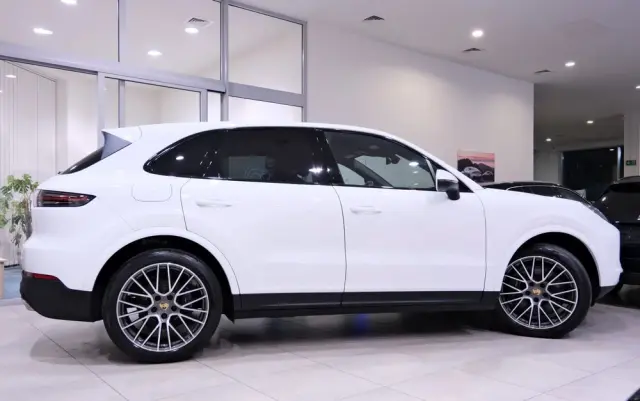 PORSCHE Cayenne Platinum Edition