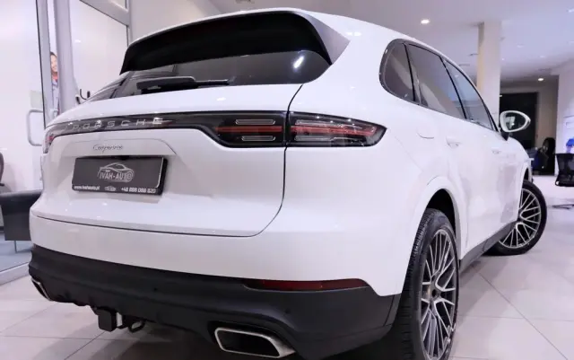 PORSCHE Cayenne Platinum Edition