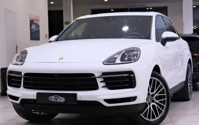 PORSCHE Cayenne Platinum Edition