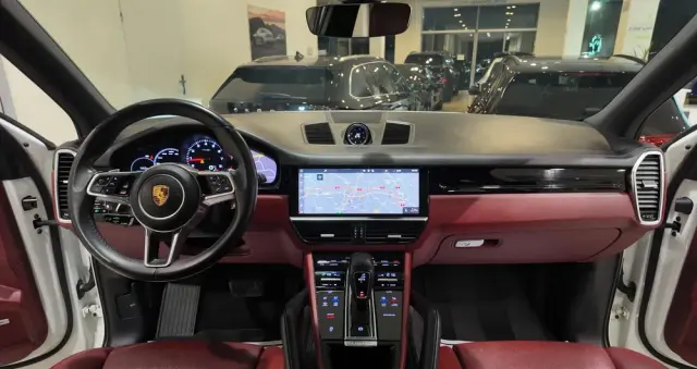 PORSCHE Cayenne Platinum Edition