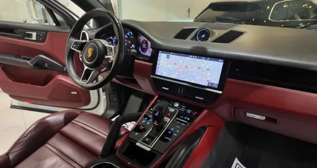 PORSCHE Cayenne Platinum Edition