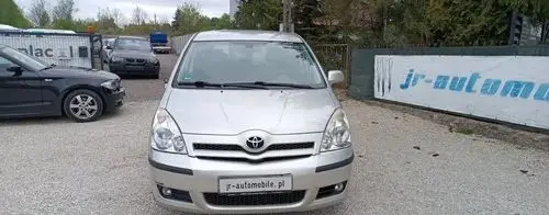 TOYOTA Verso 