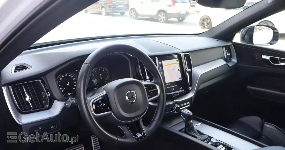 VOLVO XC 60 T5 AWD R-Design