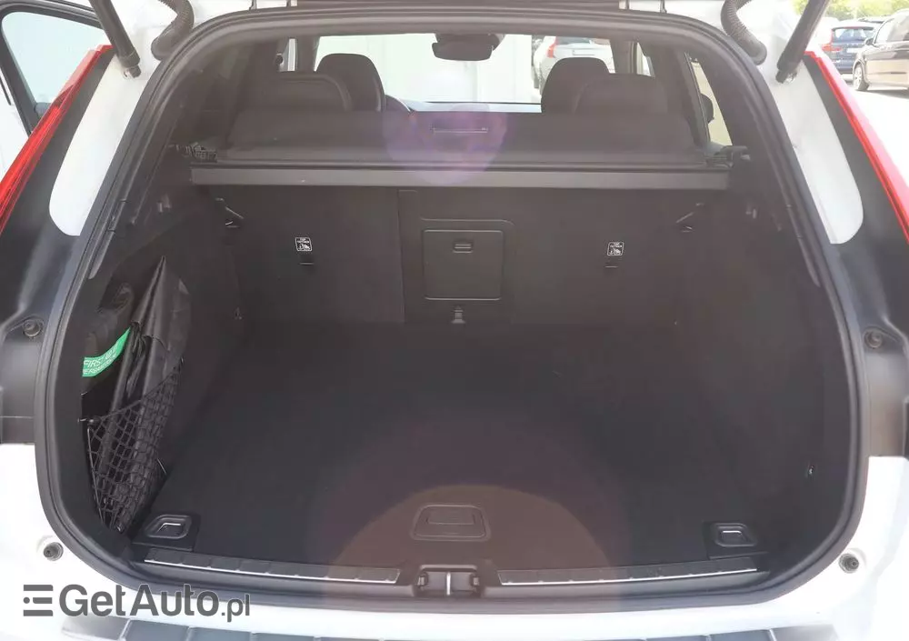 VOLVO XC 60 T5 AWD R-Design