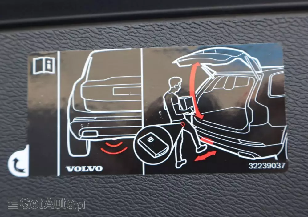 VOLVO XC 60 T5 AWD R-Design