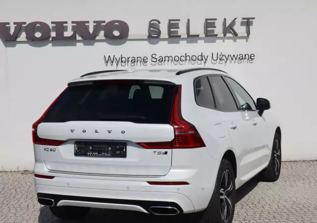 VOLVO XC 60 T5 AWD R-Design