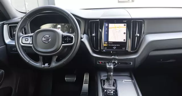 VOLVO XC 60 T5 AWD R-Design