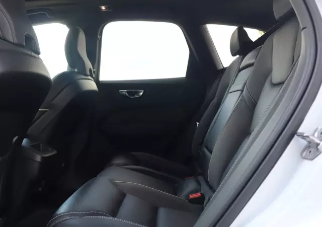 VOLVO XC 60 T5 AWD R-Design