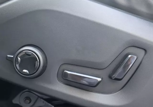 VOLVO XC 60 T5 AWD R-Design