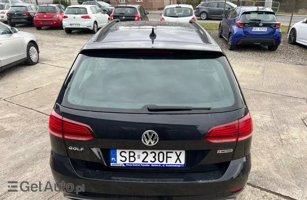 VOLKSWAGEN Golf 