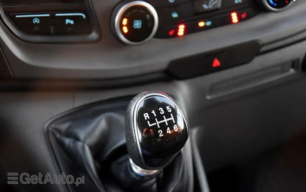 FORD TRANSIT CUSTOM 300 L2H1 