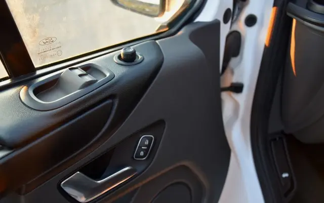 FORD TRANSIT CUSTOM 300 L2H1 