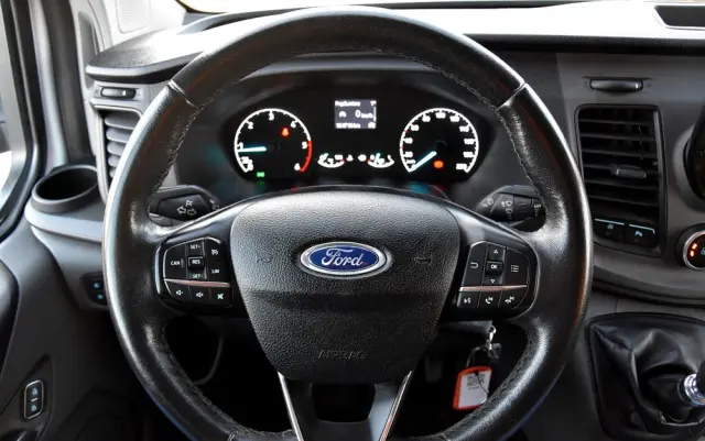 FORD TRANSIT CUSTOM 300 L2H1 