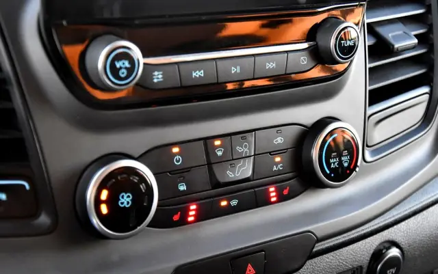 FORD TRANSIT CUSTOM 300 L2H1 