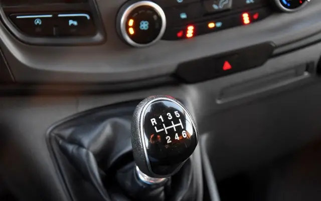 FORD TRANSIT CUSTOM 300 L2H1 