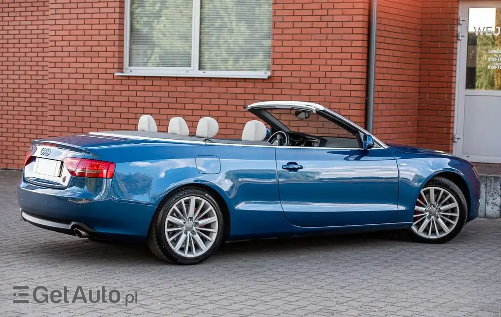 AUDI A5 Cabrio 3.2 FSI quattro S tronic