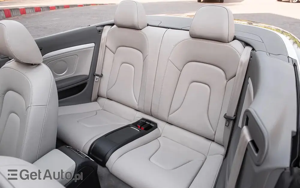 AUDI A5 Cabrio 3.2 FSI quattro S tronic