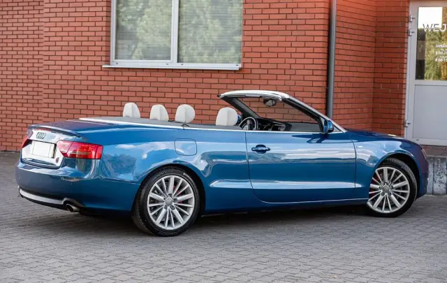 AUDI A5 Cabrio 3.2 FSI quattro S tronic