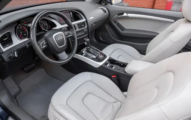 AUDI A5 Cabrio 3.2 FSI quattro S tronic