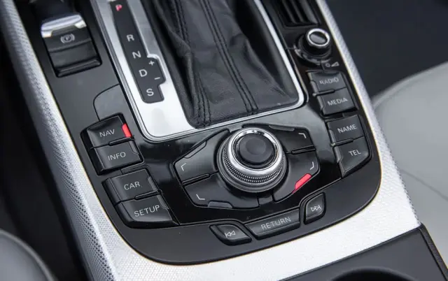 AUDI A5 Cabrio 3.2 FSI quattro S tronic