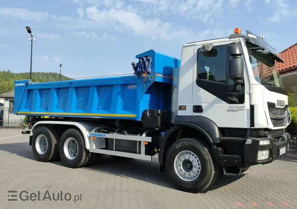 IVECO Trakker 360 EEV Manual 6x4 Wywrot 3-stronny Hydroburta Bok i Tył 