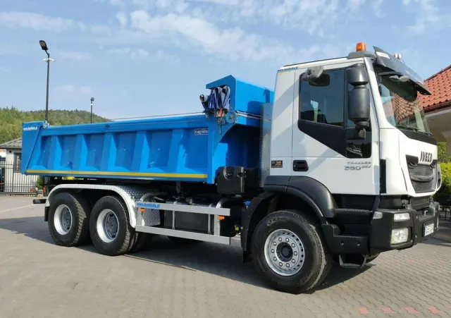 IVECO Trakker 360 EEV Manual 6x4 Wywrot 3-stronny Hydroburta Bok i Tył 