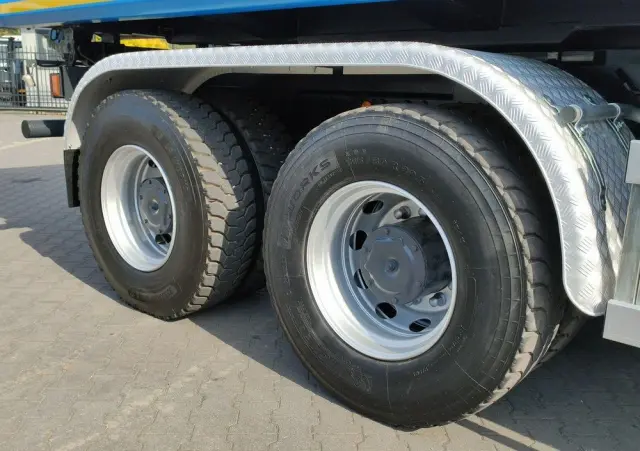 IVECO Trakker 360 EEV Manual 6x4 Wywrot 3-stronny Hydroburta Bok i Tył 