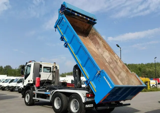 IVECO Trakker 360 EEV Manual 6x4 Wywrot 3-stronny Hydroburta Bok i Tył 