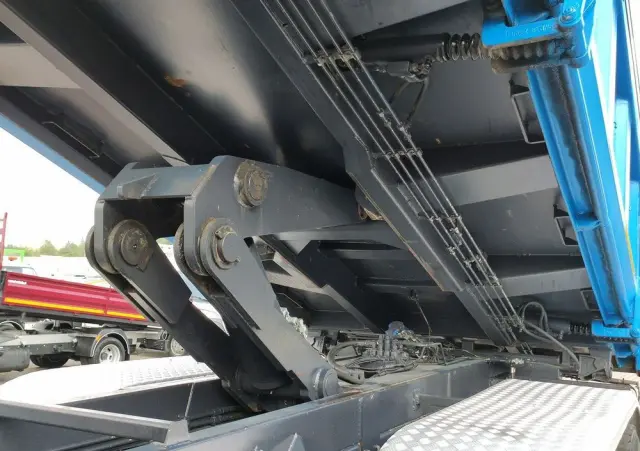 IVECO Trakker 360 EEV Manual 6x4 Wywrot 3-stronny Hydroburta Bok i Tył 