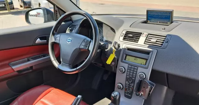 VOLVO C30 1.6 Momentum