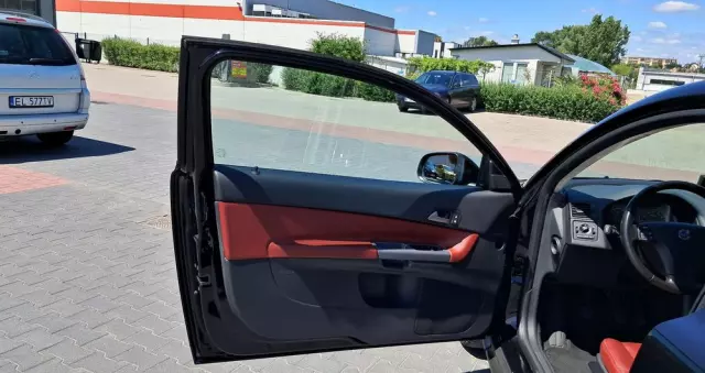 VOLVO C30 1.6 Momentum