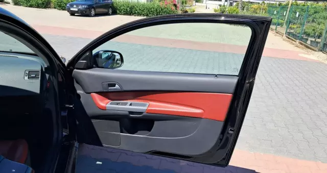 VOLVO C30 1.6 Momentum