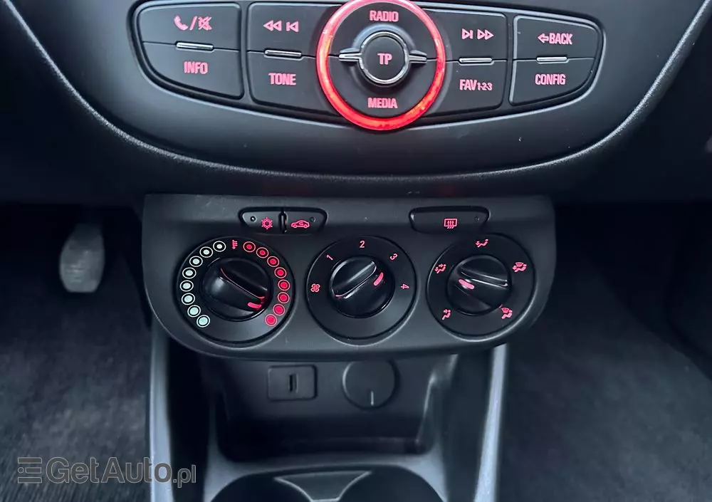 OPEL Corsa 1.2 16V Color Edition