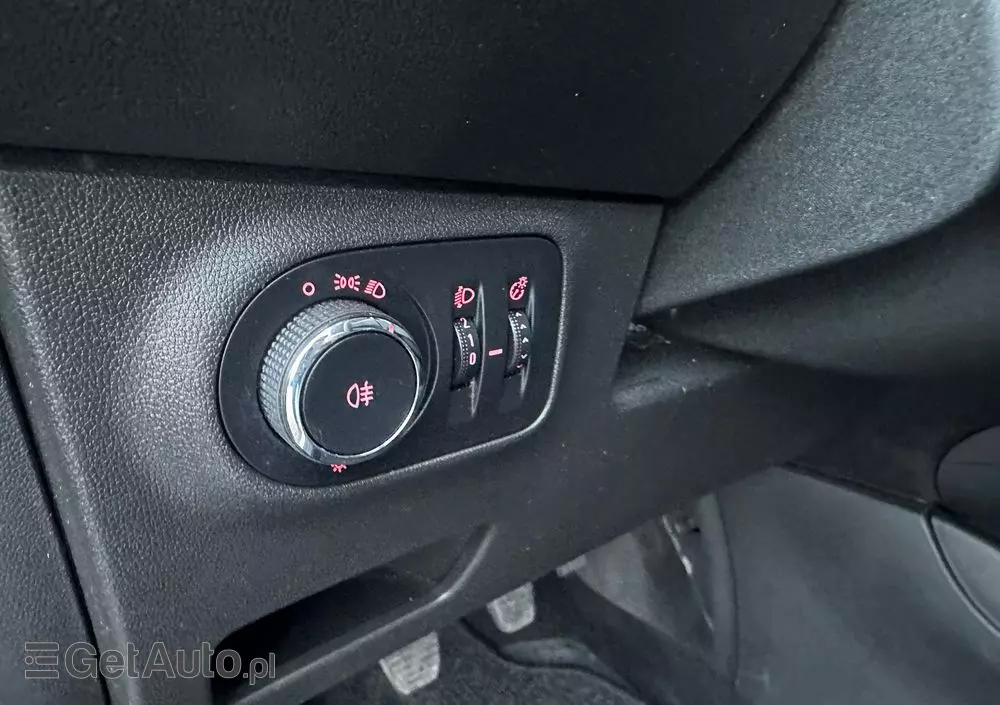 OPEL Corsa 1.2 16V Color Edition