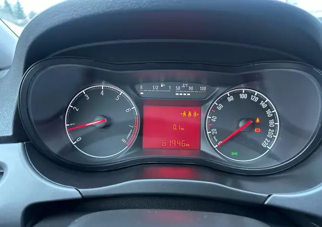 OPEL Corsa 1.2 16V Color Edition