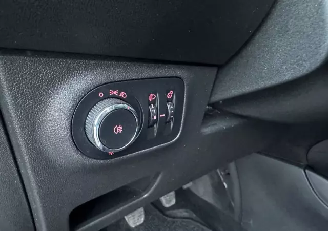 OPEL Corsa 1.2 16V Color Edition