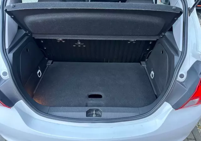 OPEL Corsa 1.2 16V Color Edition