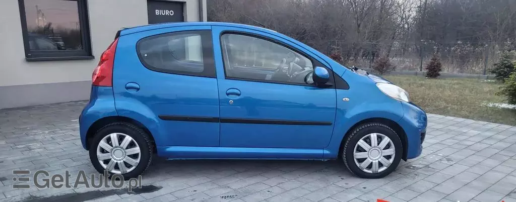PEUGEOT 107 