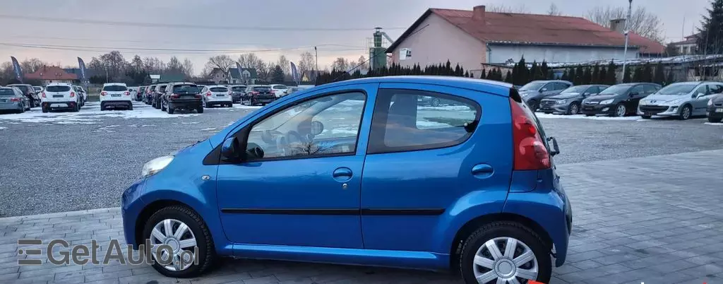 PEUGEOT 107 
